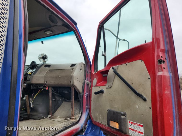 image for item JB9602 2000 Sterling L9500  ready mix truck