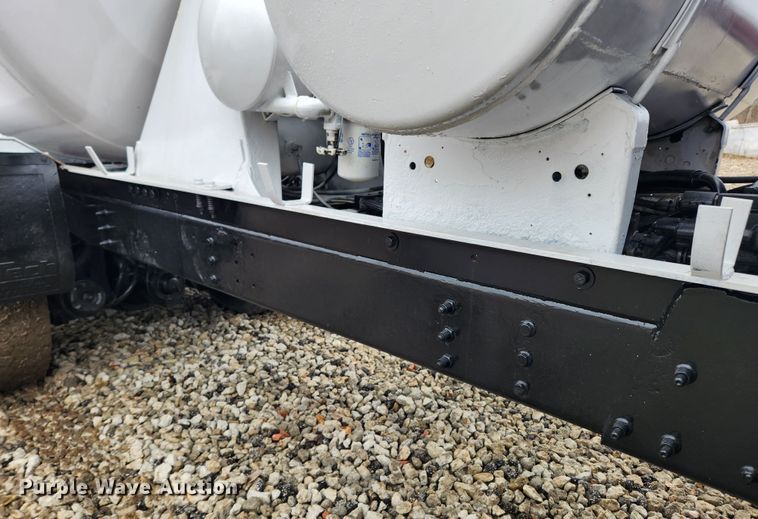 image for item JB9602 2000 Sterling L9500  ready mix truck