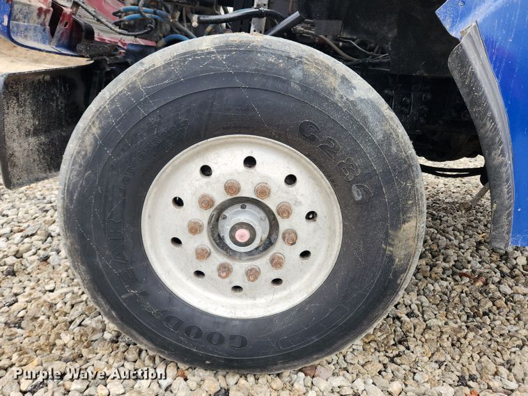 image for item JB9602 2000 Sterling L9500  ready mix truck