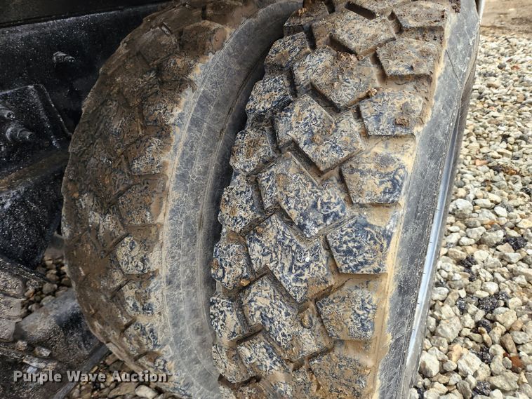 image for item JB9602 2000 Sterling L9500  ready mix truck