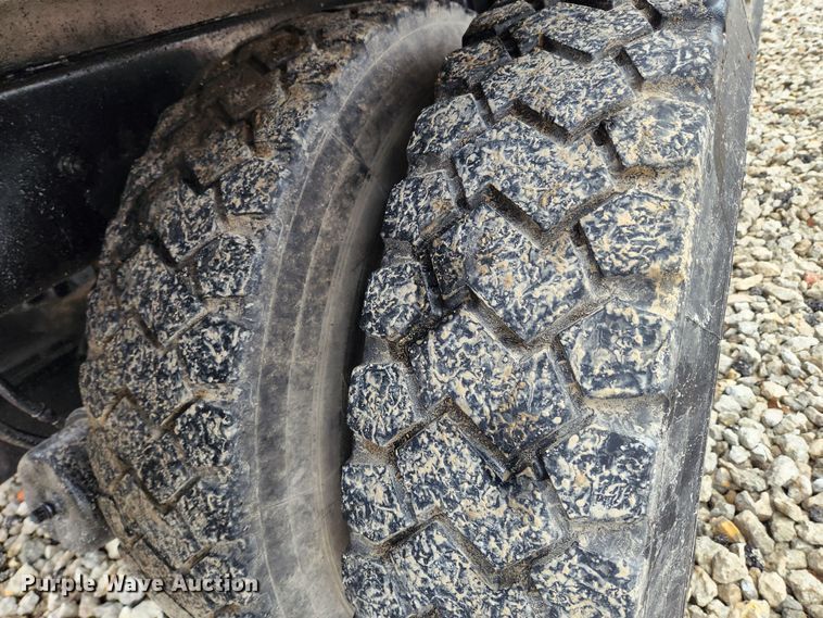 image for item JB9602 2000 Sterling L9500  ready mix truck