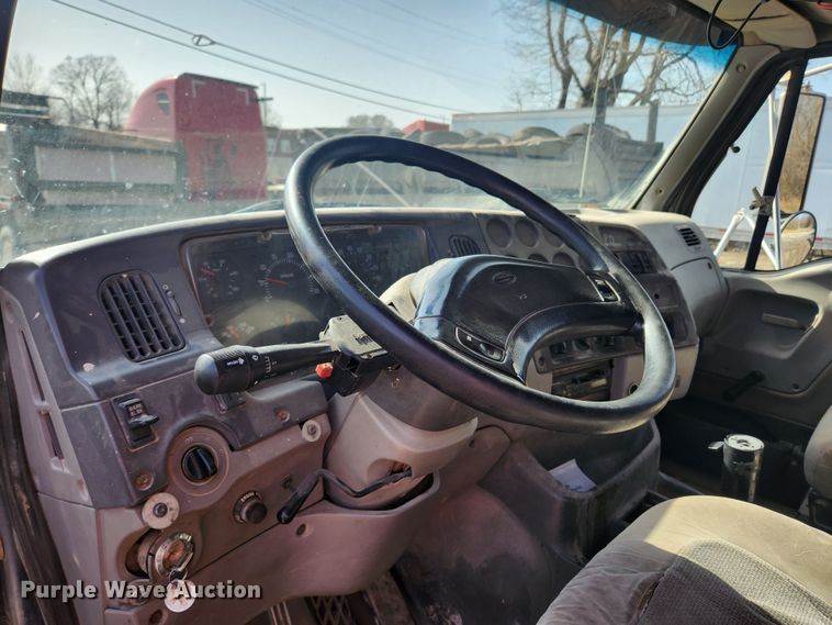 image for item JB9636 1999 Sterling LT9513  dump truck