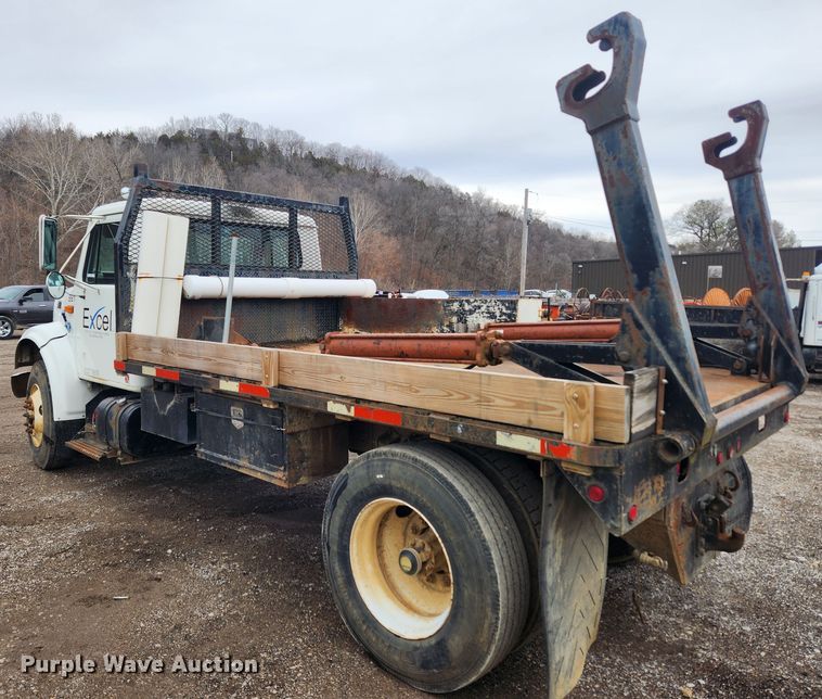 image for item JB9638 1999 International 4900  flatbed truck