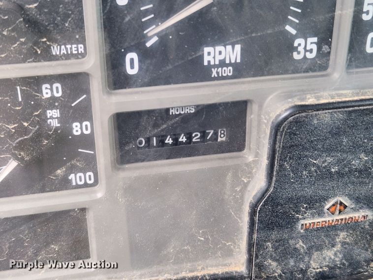 image for item JB9638 1999 International 4900  flatbed truck