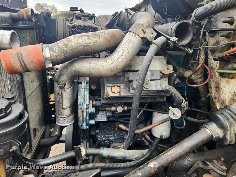 image for item JB9638 1999 International 4900  flatbed truck