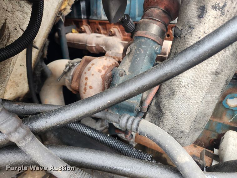 image for item JB9638 1999 International 4900  flatbed truck