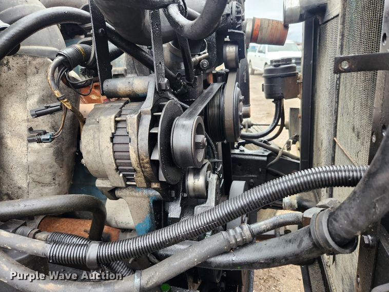 image for item JB9638 1999 International 4900  flatbed truck