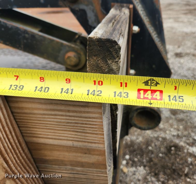 image for item JB9638 1999 International 4900  flatbed truck