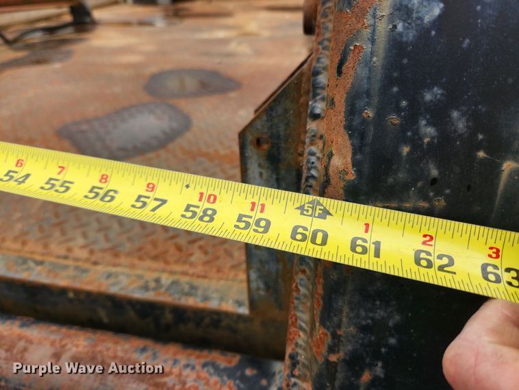 image for item JB9638 1999 International 4900  flatbed truck