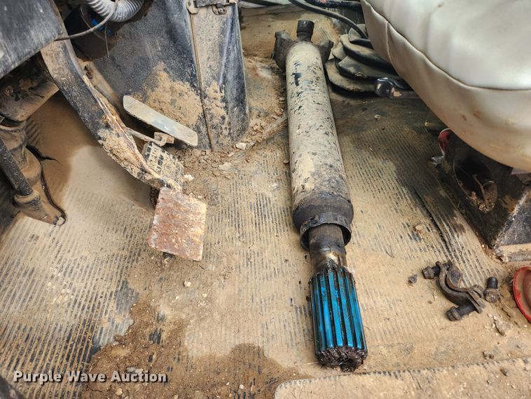 image for item JB9638 1999 International 4900  flatbed truck