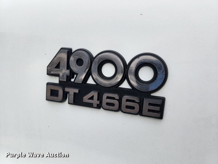 image for item JB9638 1999 International 4900  flatbed truck