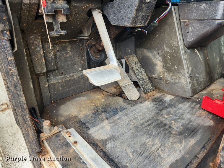 image for item JB9646 1998 International 9100  flatbed truck