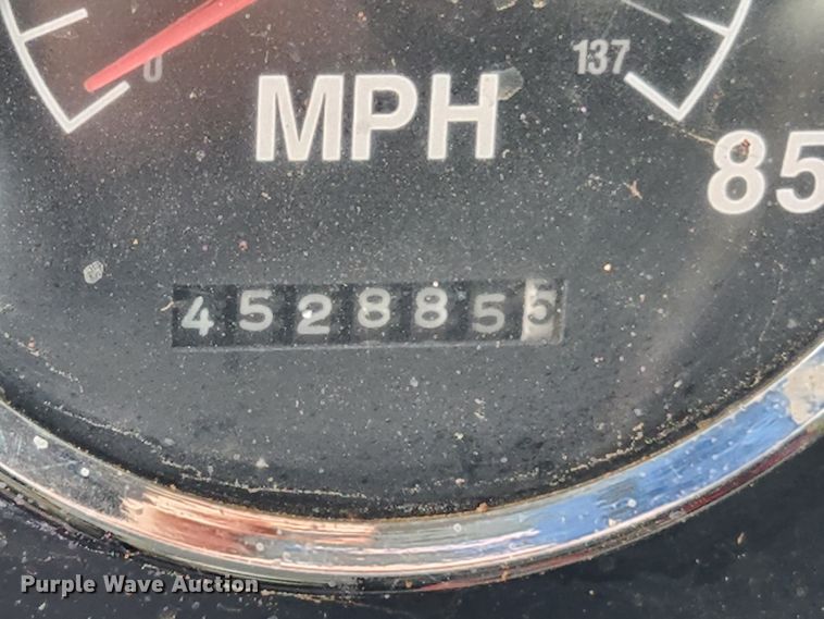 image for item JB9646 1998 International 9100  flatbed truck