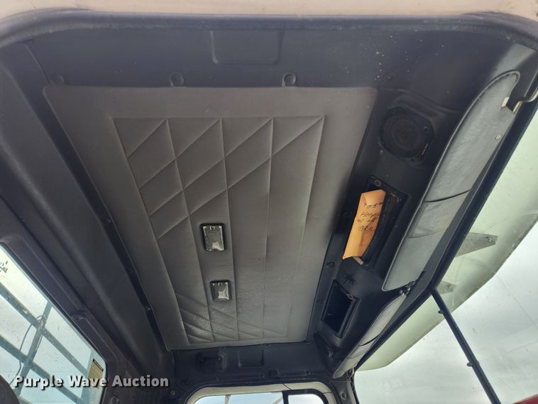 image for item JB9646 1998 International 9100  flatbed truck