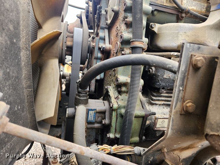 image for item JB9646 1998 International 9100  flatbed truck