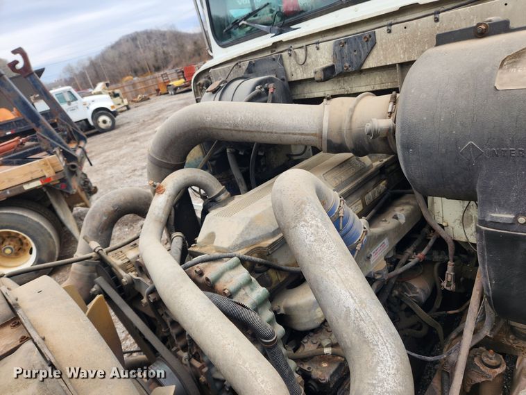 image for item JB9646 1998 International 9100  flatbed truck