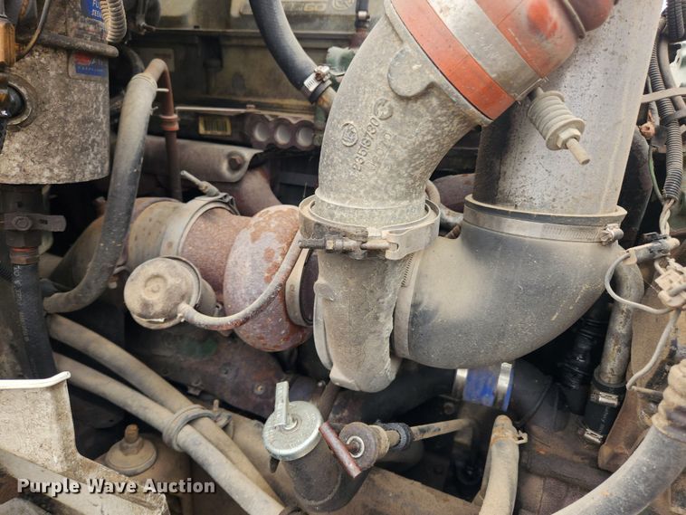 image for item JB9646 1998 International 9100  flatbed truck