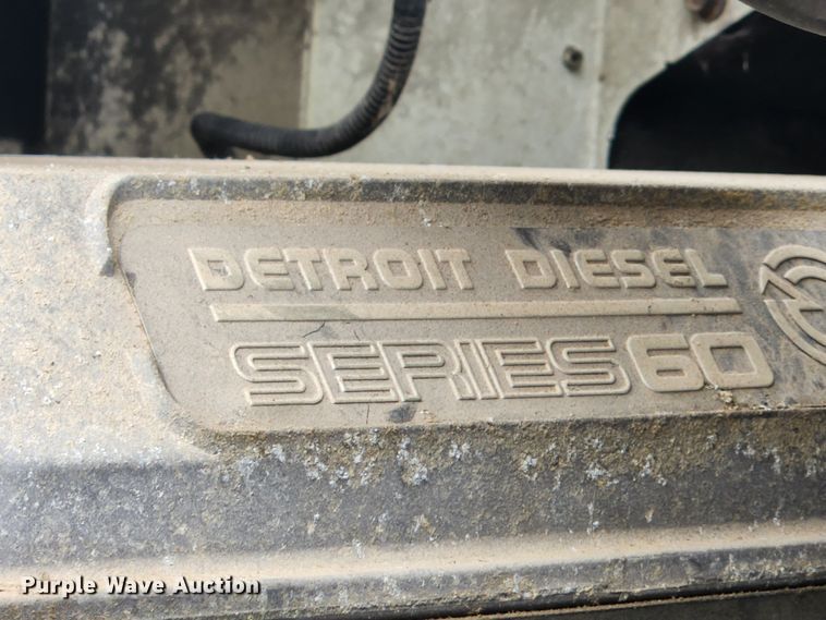 image for item JB9646 1998 International 9100  flatbed truck