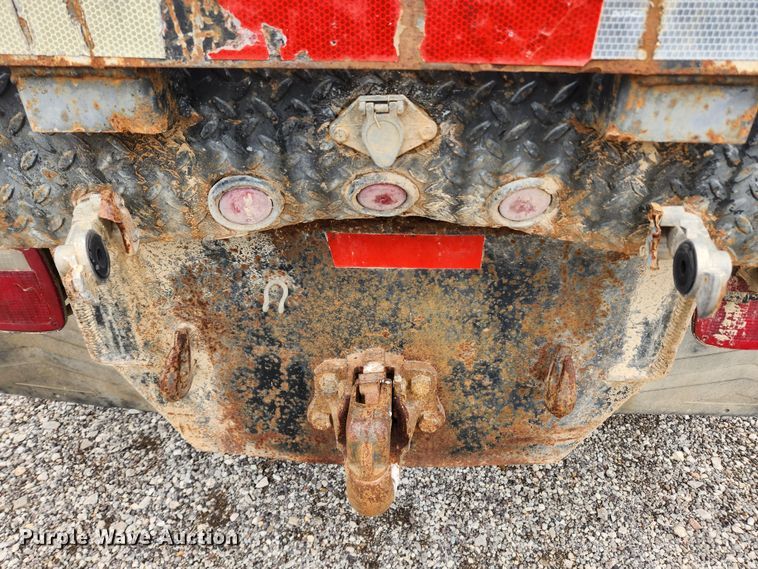 image for item JB9646 1998 International 9100  flatbed truck