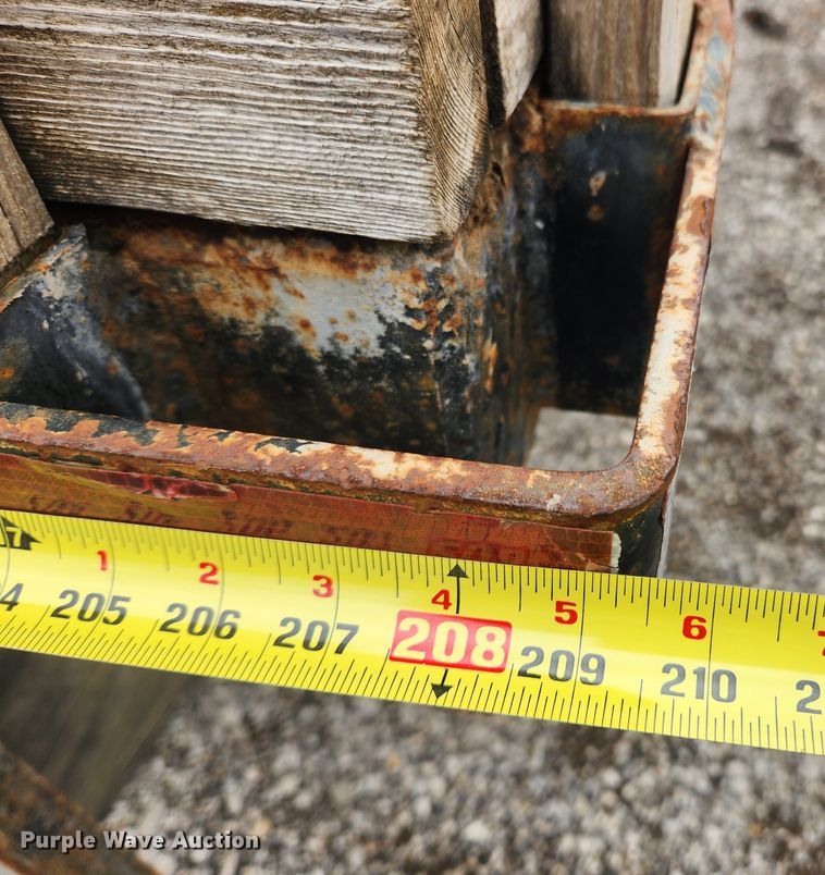 image for item JB9646 1998 International 9100  flatbed truck