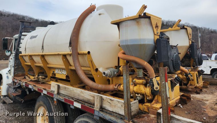 image for item JB9646 1998 International 9100  flatbed truck