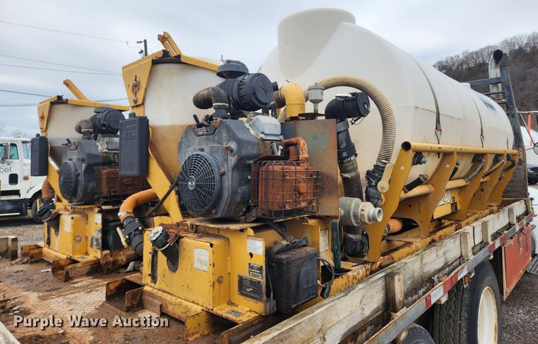 image for item JB9646 1998 International 9100  flatbed truck