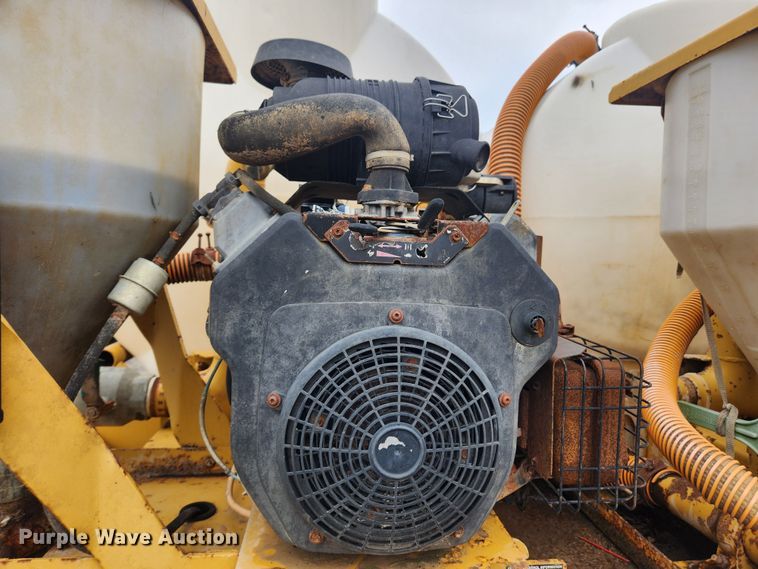 image for item JB9646 1998 International 9100  flatbed truck