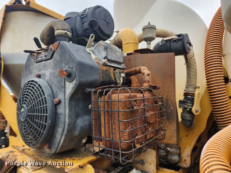 image for item JB9646 1998 International 9100  flatbed truck