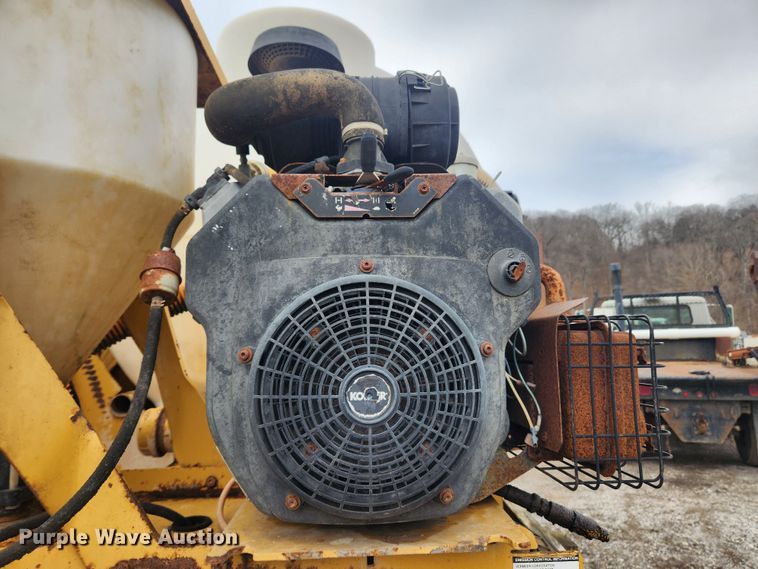 image for item JB9646 1998 International 9100  flatbed truck