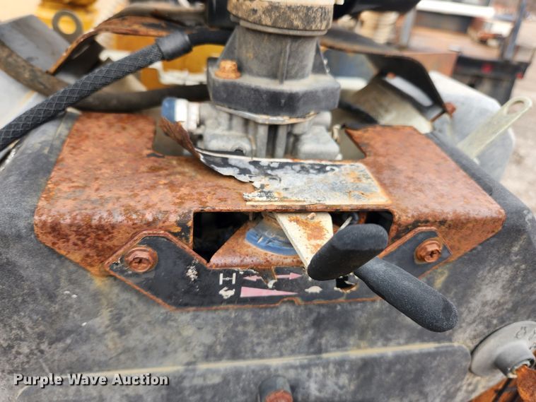 image for item JB9646 1998 International 9100  flatbed truck