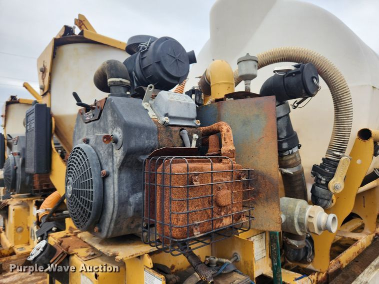 image for item JB9646 1998 International 9100  flatbed truck