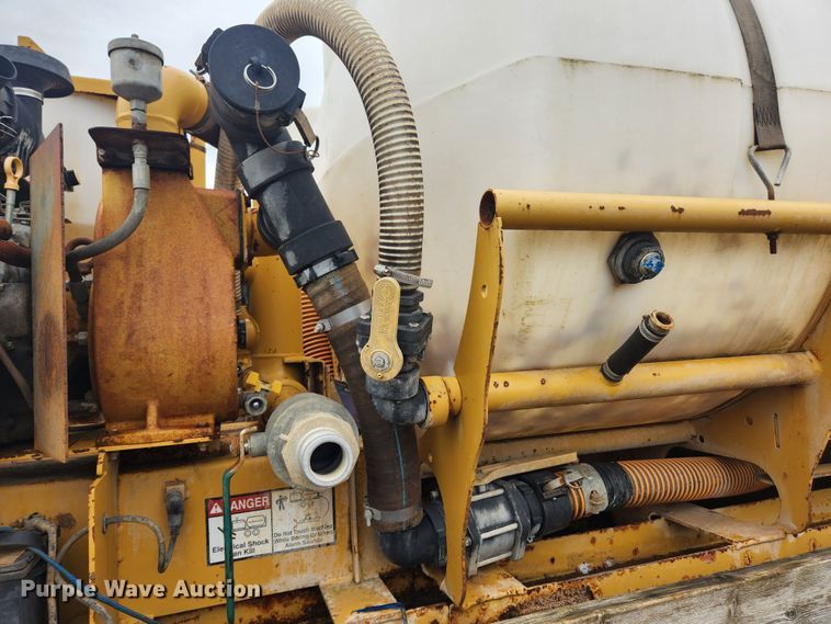 image for item JB9646 1998 International 9100  flatbed truck