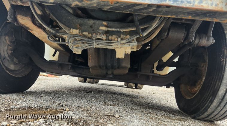 image for item JB9646 1998 International 9100  flatbed truck