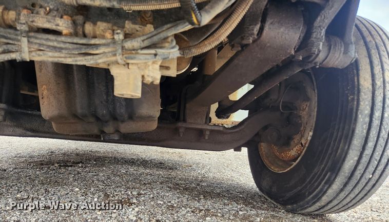 image for item JB9646 1998 International 9100  flatbed truck