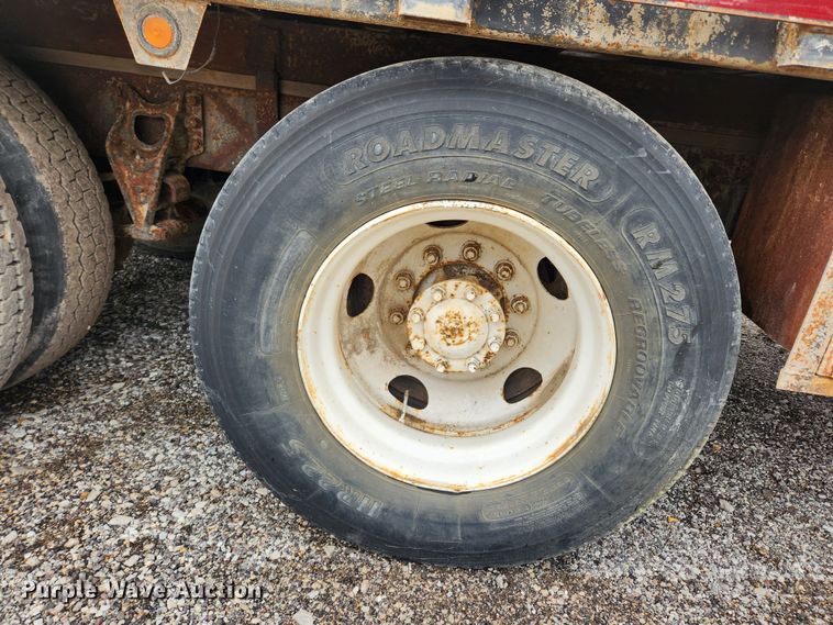 image for item JB9646 1998 International 9100  flatbed truck