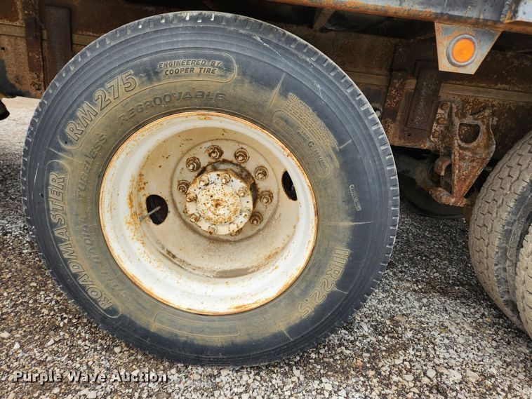 image for item JB9646 1998 International 9100  flatbed truck