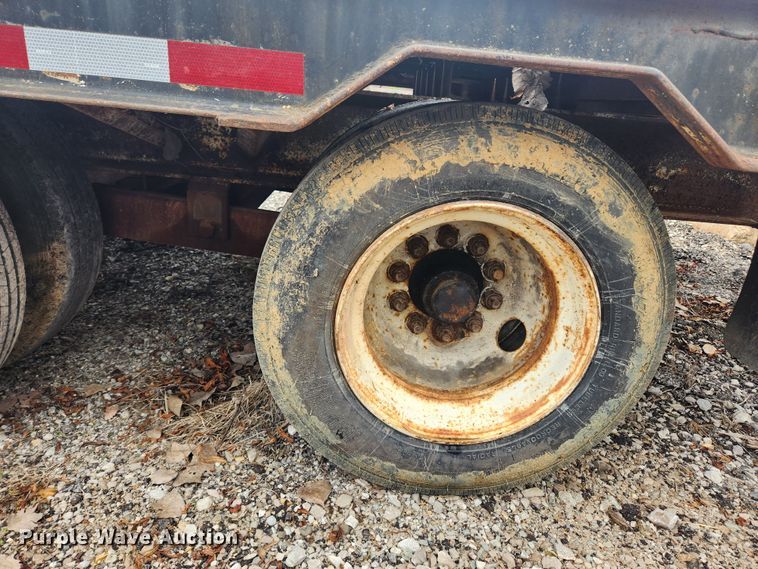 image for item JB9647 2001 Belshe DT-255  equipment trailer