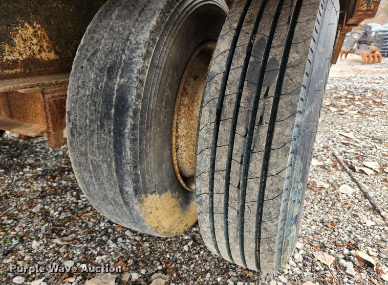 image for item JB9647 2001 Belshe DT-255  equipment trailer