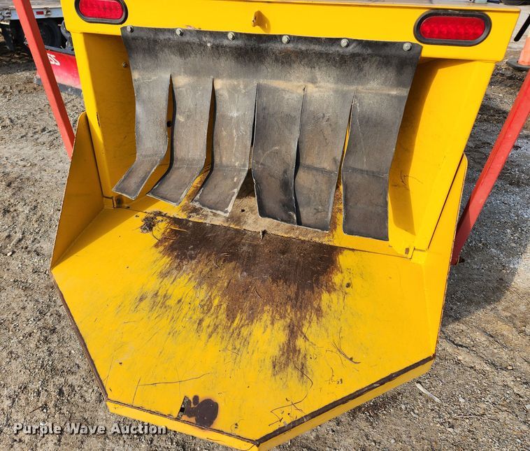 image for item JB9665 2008 Woodsman 730  wood chipper