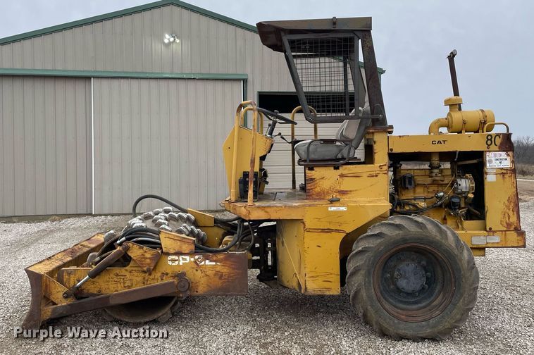 image for item JC9961 Caterpillar CP-323  single drum roller