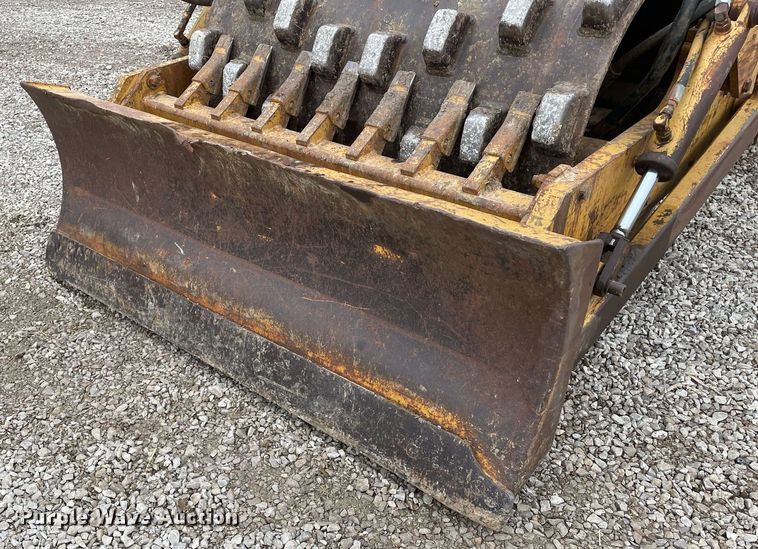 image for item JC9961 Caterpillar CP-323  single drum roller