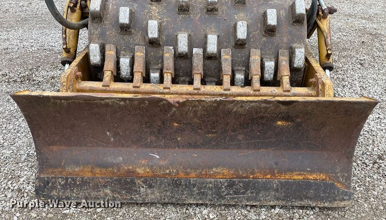 image for item JC9961 Caterpillar CP-323  single drum roller