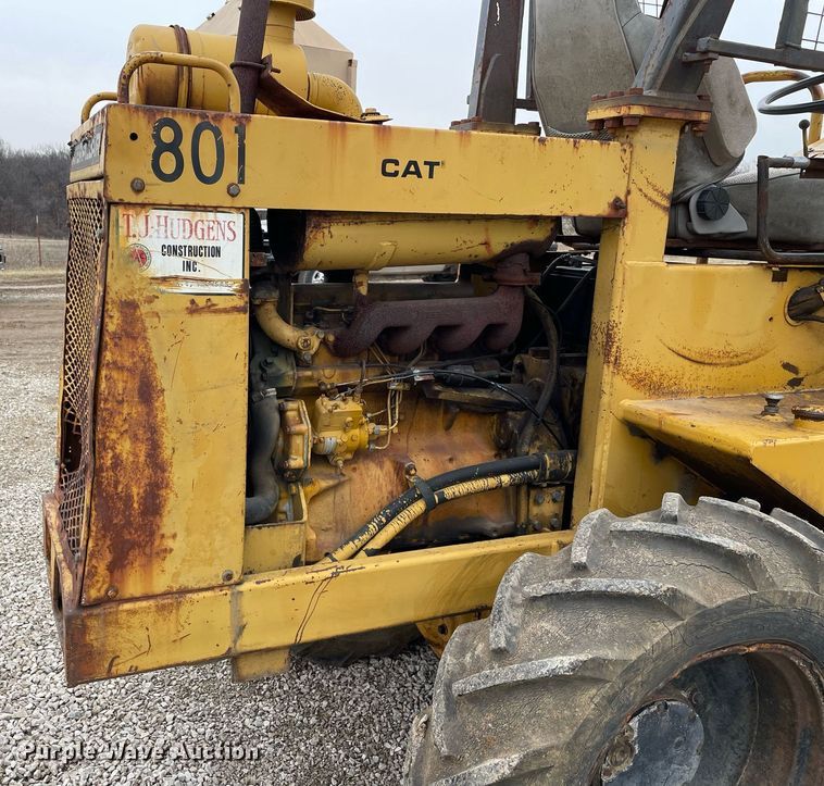 image for item JC9961 Caterpillar CP-323  single drum roller