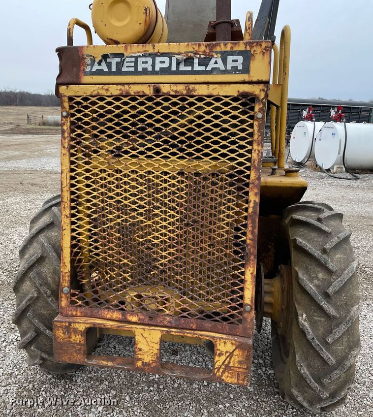 image for item JC9961 Caterpillar CP-323  single drum roller