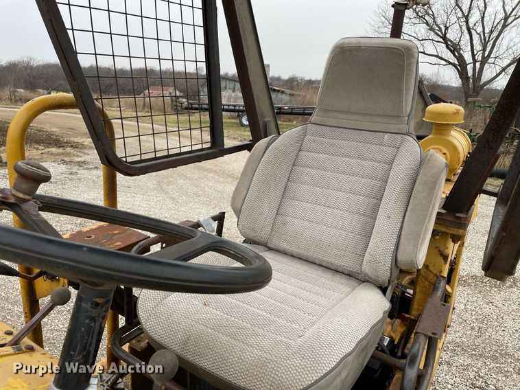 image for item JC9961 Caterpillar CP-323  single drum roller