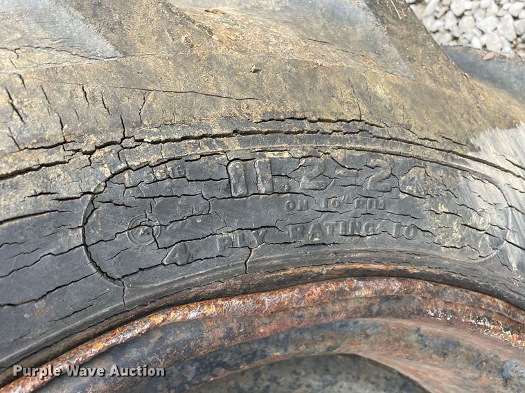 image for item JC9961 Caterpillar CP-323  single drum roller