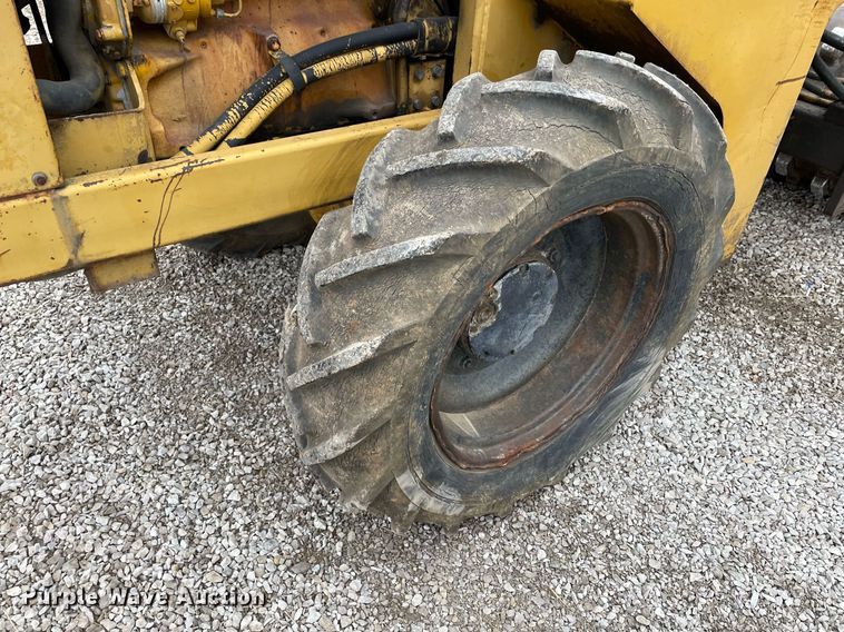 image for item JC9961 Caterpillar CP-323  single drum roller