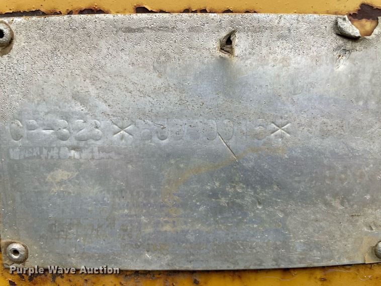 image for item JC9961 Caterpillar CP-323  single drum roller