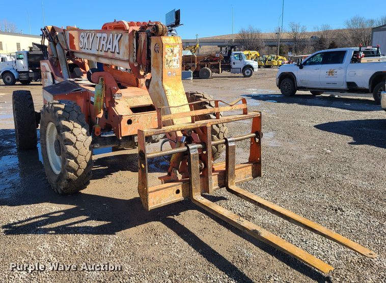 image for item JG9449 2001 SkyTrak 60365  telehandler