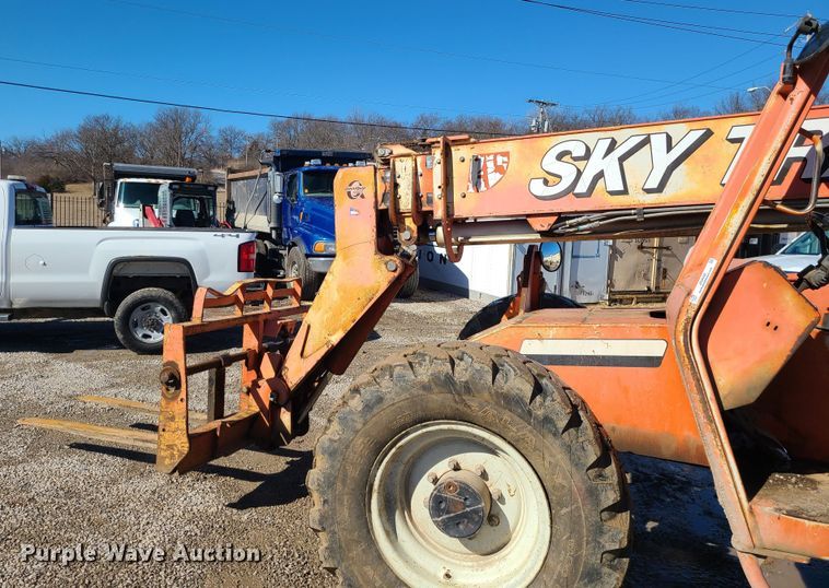 image for item JG9449 2001 SkyTrak 60365  telehandler
